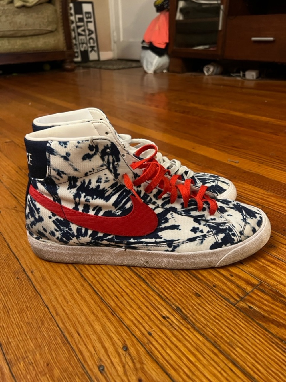 Nike High-Top Sneakers in red white and Navy Splatter with Red Accents